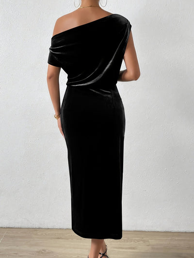 Marilyn - Timeless Velvet Relaxed Midi Dress